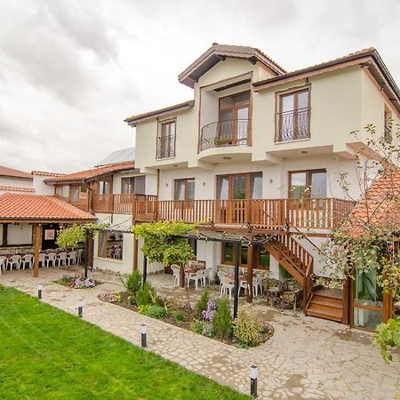 Guest House Villa Elma Nevsha Bagian luar foto